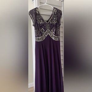 Lovely dress.  Very comfortable.  Only worn once.